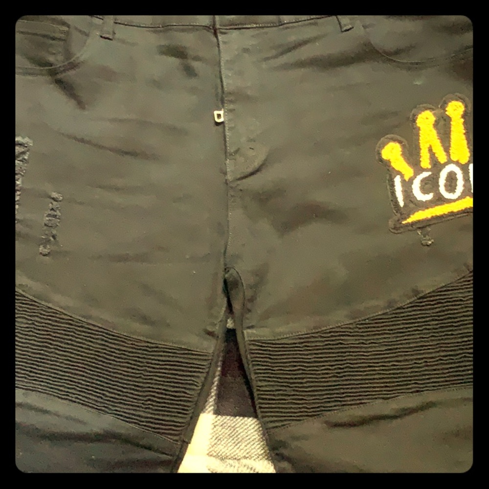 TrendSellar Legendary Rawyalty Icon Shorts
